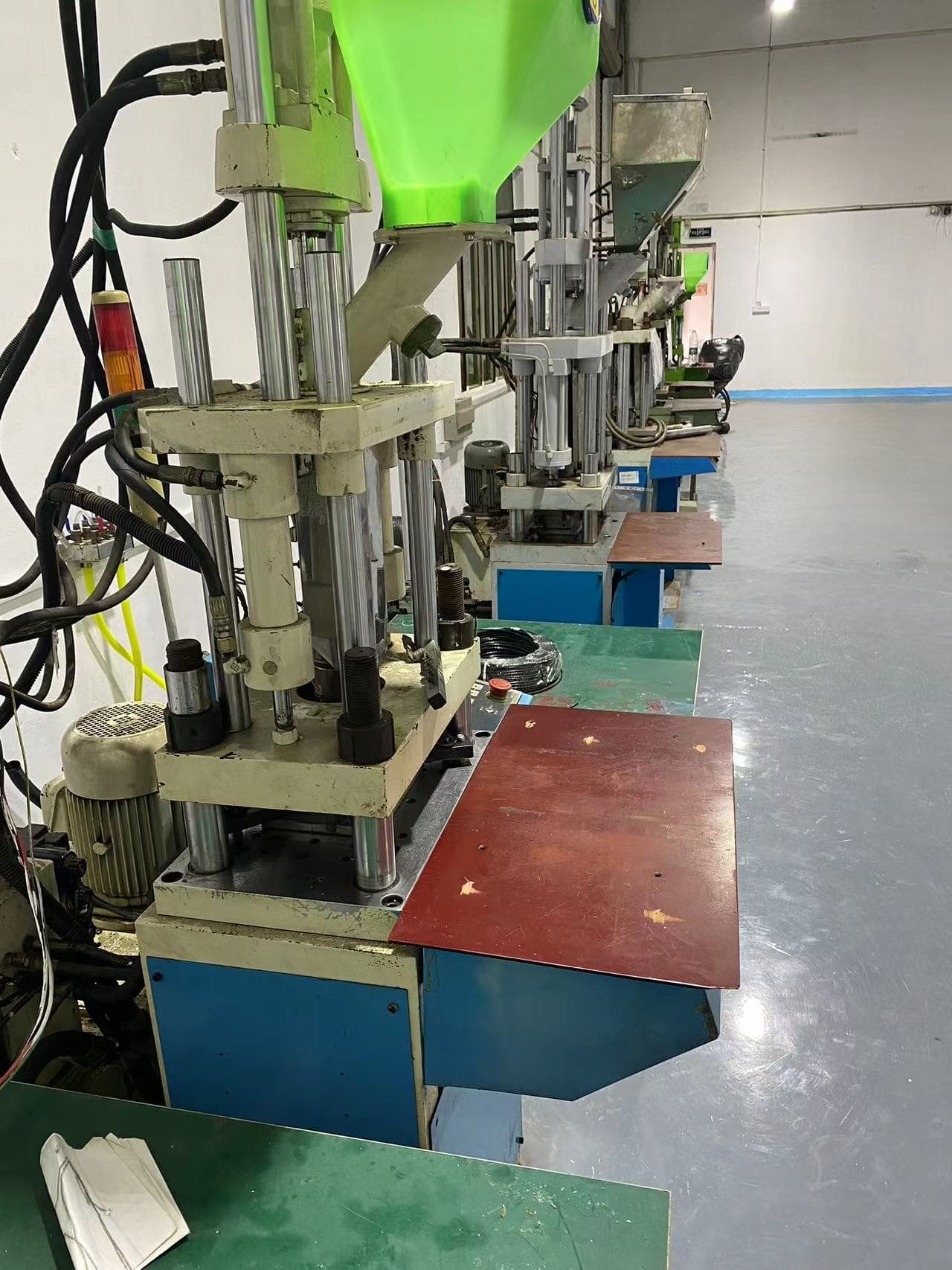 injection molding workshop Dongguan Yuefu Electronic